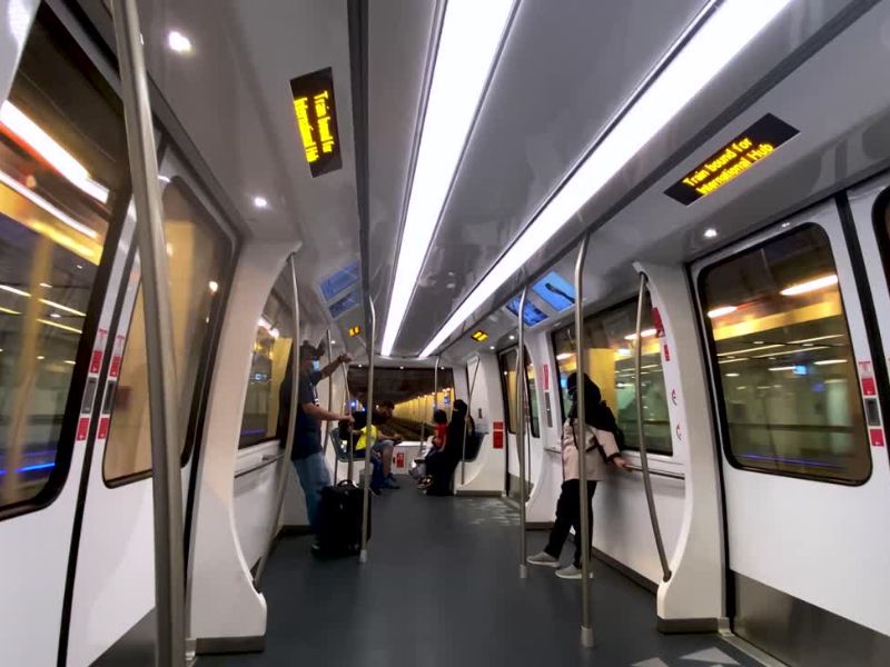 Metro sa ljudima