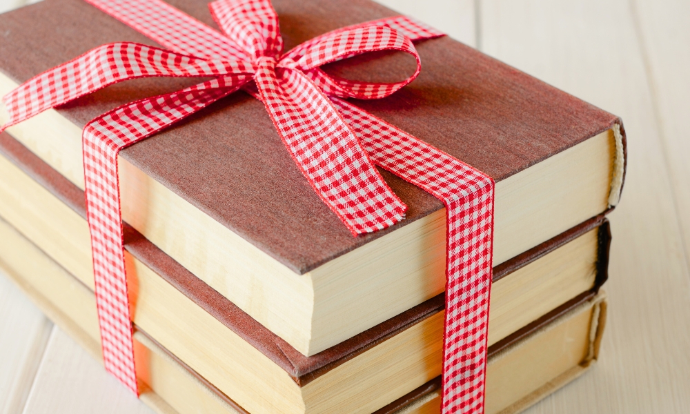 Knjiga kao poklon pokazuje pažnju i razumevanje njegovog ukusa