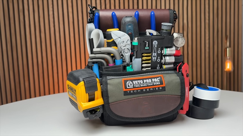 Set alata koji se nalazi u torbi